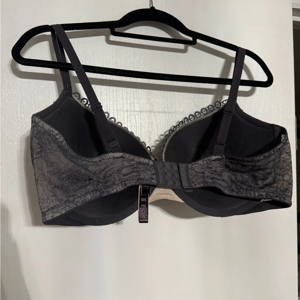 Victoria’s Secret Very Sexy Push Up Bra - Picture 5 of 6